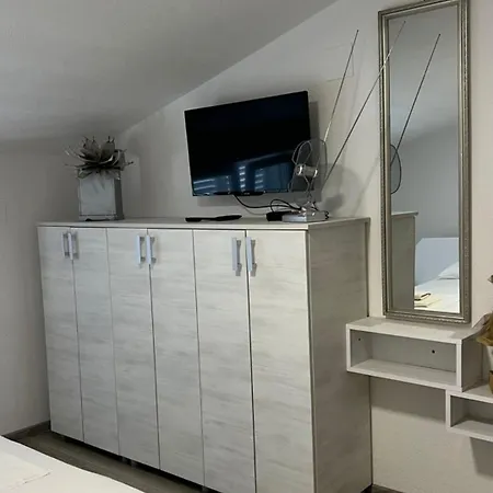 Violet Apartment *